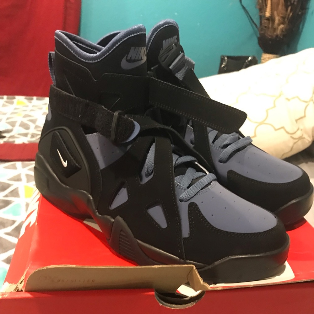 Nike air unlimited size 12